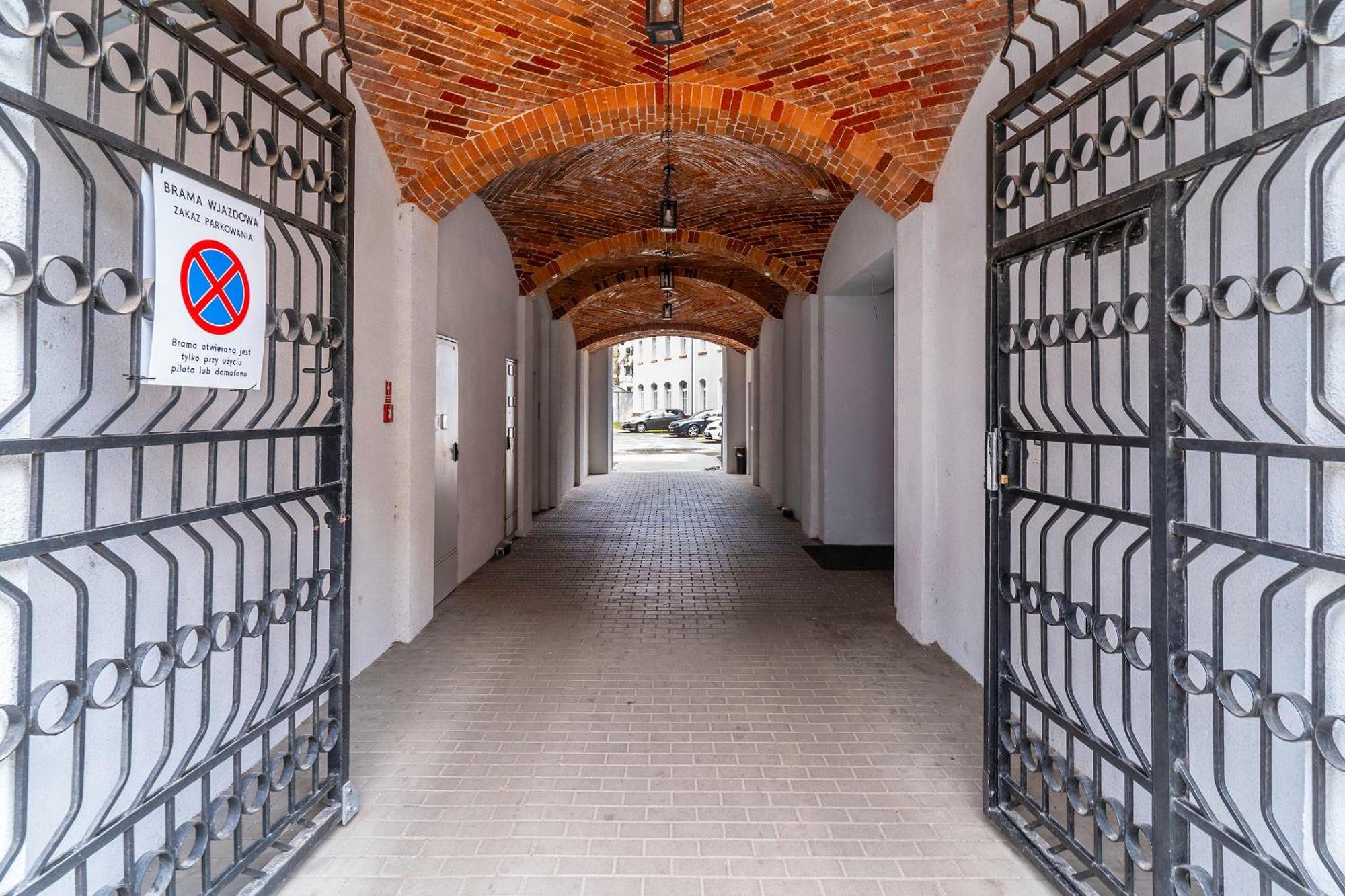 Loft City Center Apartments- Parking, Wifi, 24H Check-In Wroclaw Bagian luar foto